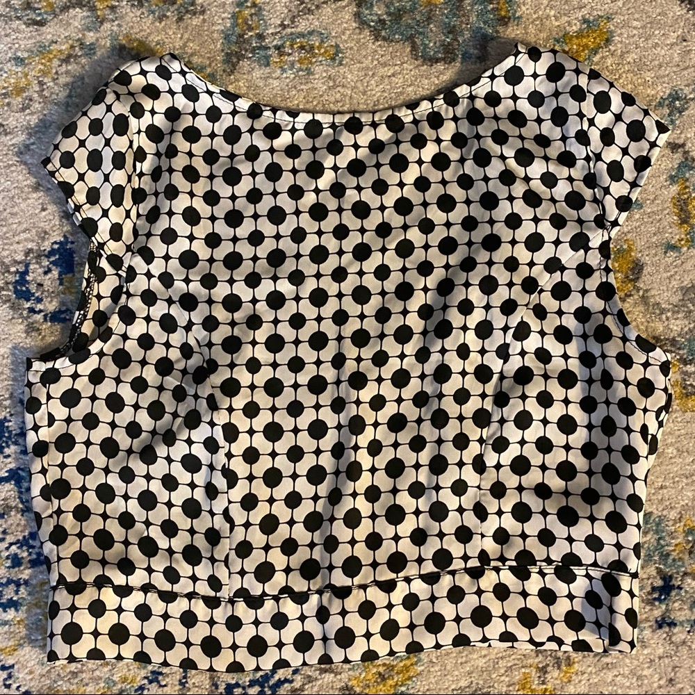NWOT A’GACI Black/White Cropped Top with Open Back
